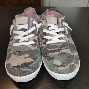 Sketches Bobs 8.5 womans